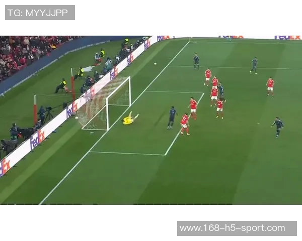 姆巴佩精彩过人引发冲突博伊罗愤怒推倒对手场面失控